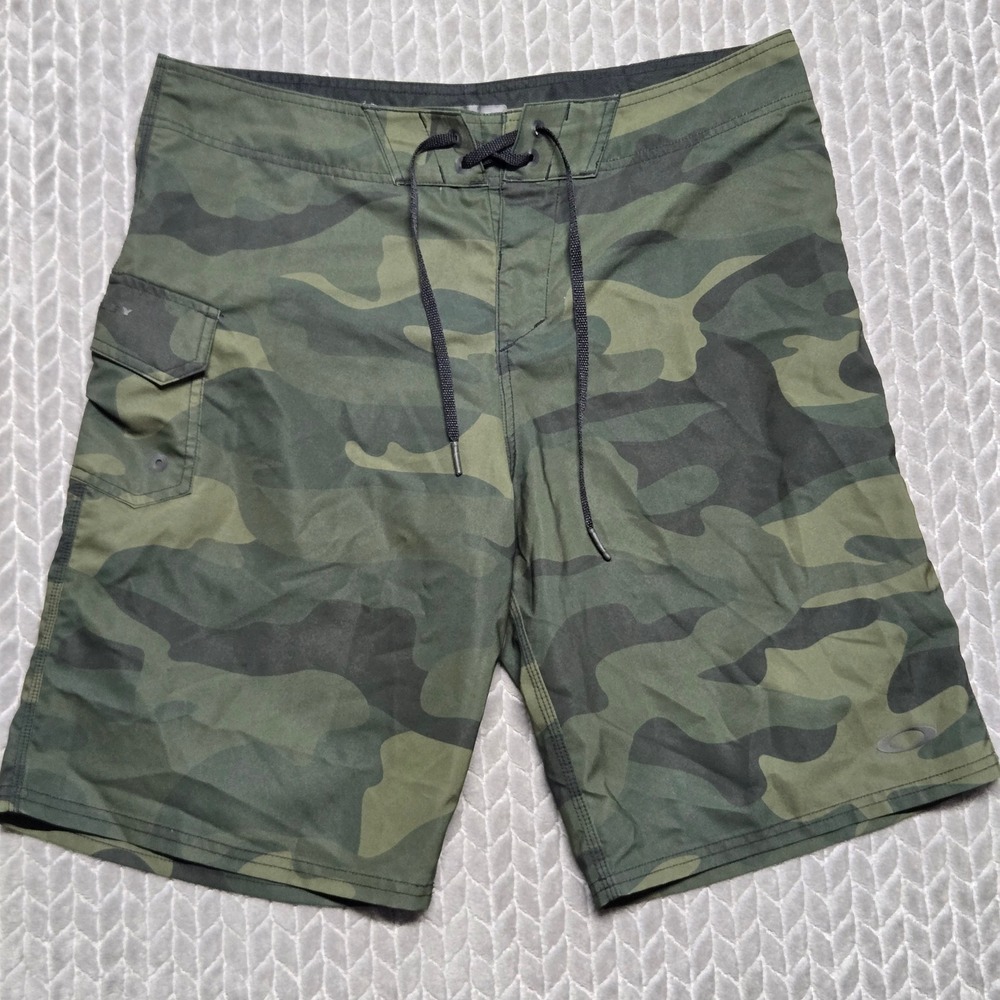 Oakley Mens Green Camo Board Shorts Size 34 Regular Fit Cargo Pocket
